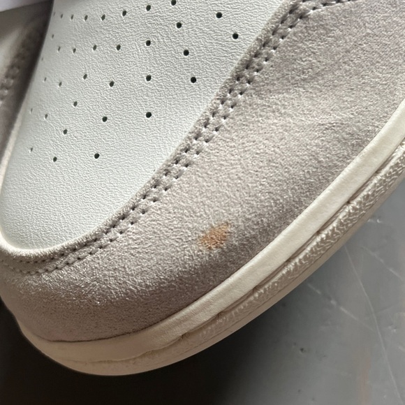 Universal Thread Women's White and Cream Sneakers - Picture 3 of 8